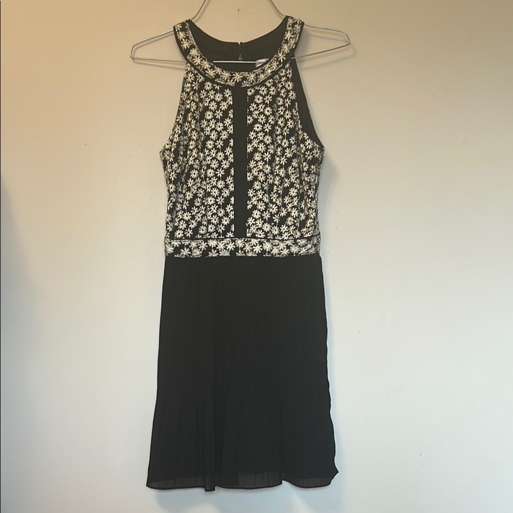 Romero and Juliet elegant black and sparkly gold floral trim dress size medium